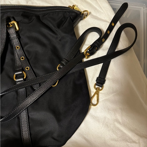 Prada - Picture 3 of 7